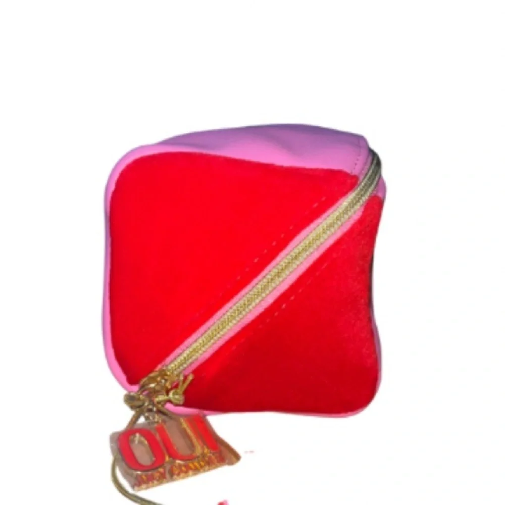 NWT Juicy Couture ‘Just Say OUI’ Pink and Red Women's Cosmetic Bag